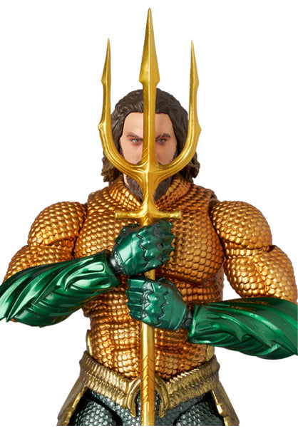 MAFEX No.267 MAFEX Aquaman Gold & Green Suit Aquaman and The Lost Kingdom Figure