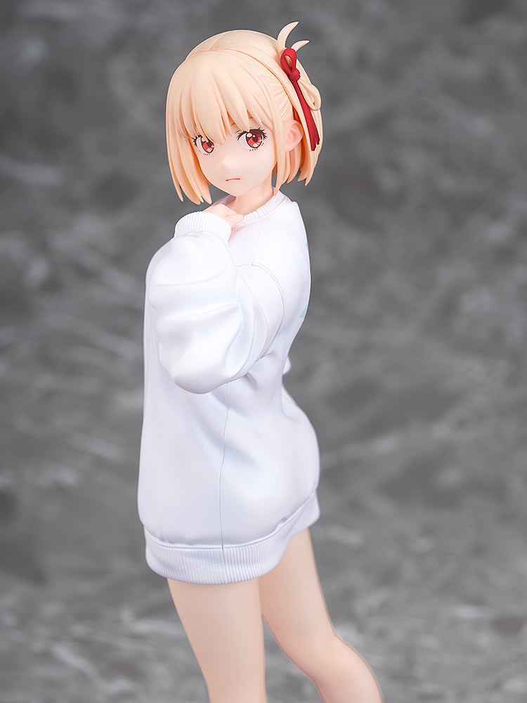 Lycoris Recoil Chisato Nishikigi Sweat-shirt surdimensionné Ver. Figurine 1/7 JAPON
