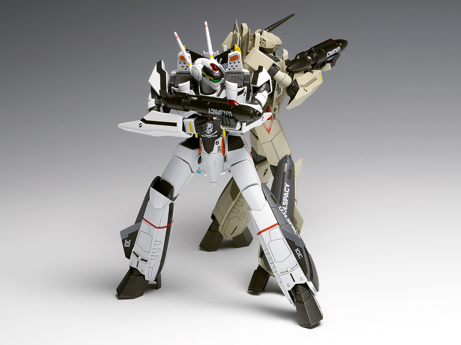WAVE Macross Zero VF-0S/A Phoenix Battroid Convertible 1/100 Model
