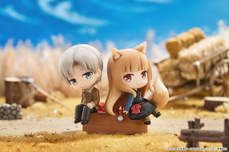 Mini Memory Spice and Wolf Merchant Meets The Wise Wolf Lawrence & Holo Figure