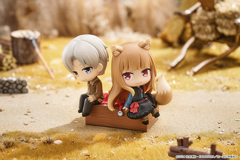 Mini Memory Spice and Wolf Merchant Meets The Wise Wolf Lawrence & Holo Figure