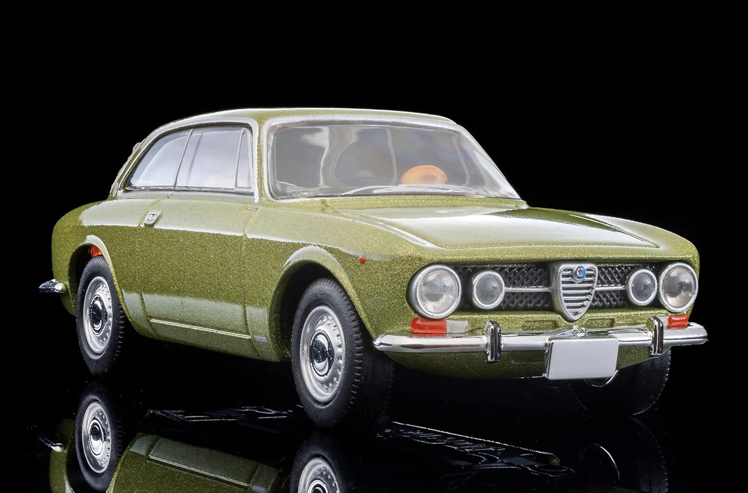 Tomytec Tomica Limited Vintage LV-155d Alfa Romeo 1750GTV Olive
