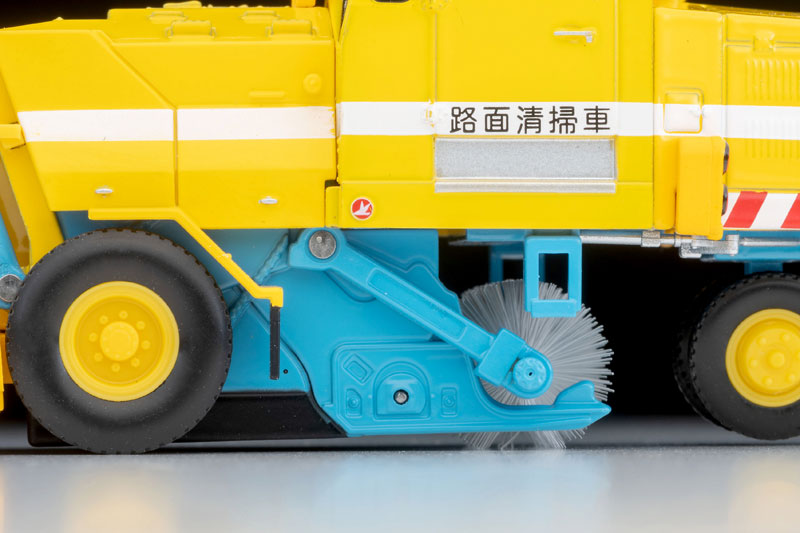 Tomica Limited Vintage NEO LV-N370a Tokyu SW2Z2 Street Sweeper Yellow 1/64