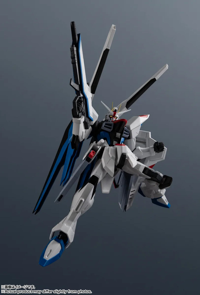 BANDAI GUNDAM UNIVERSE ZGMF-X10A Freedom Gundam Renewal Action Figure JAPAN