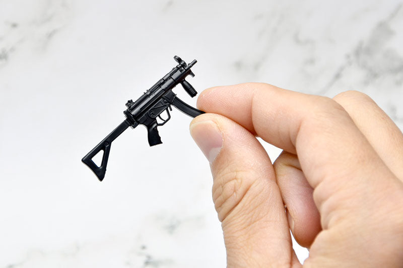 Tomytec LittleArmory LA-GG03 Gunslinger Girl Claes MP5 VP70 Type 1/12 Model Kit