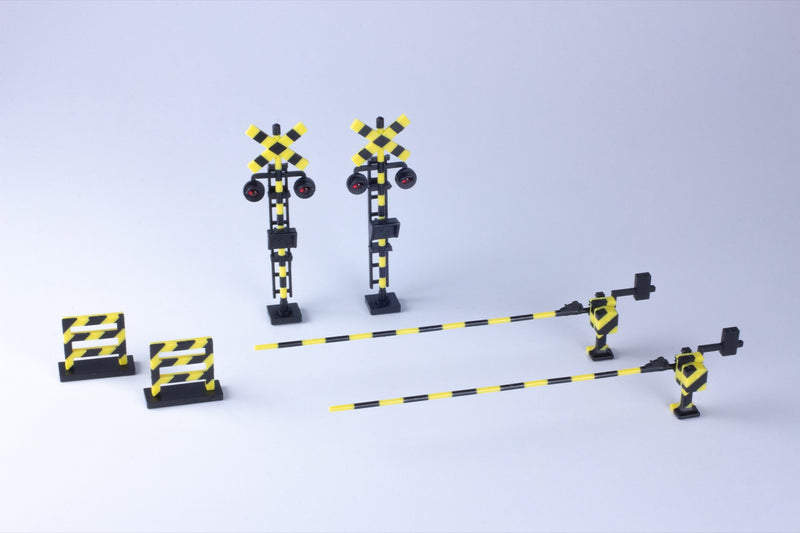 Plum 2 Color Mold Rail Crossing 1/80 Model Kit JAPAN OFFICIAL