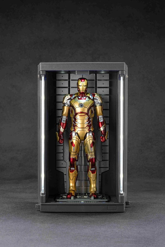 ZD Toys Iron Man MK42 & Hall of Armor with Hologram Effect Figure JAPAN OFFICIAL