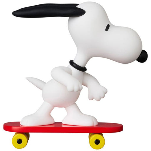 Medicom Toy Ultra Detail Figure No.824 UDF Peanuts Series 17 Skateboard Snoopy