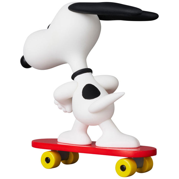 Medicom Toy Ultra Detail Figure No.824 UDF Peanuts Series 17 Skateboard Snoopy