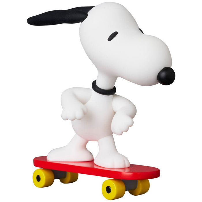 Medicom Toy Ultra Detail Figure No.824 UDF Peanuts Series 17 Skateboard Snoopy