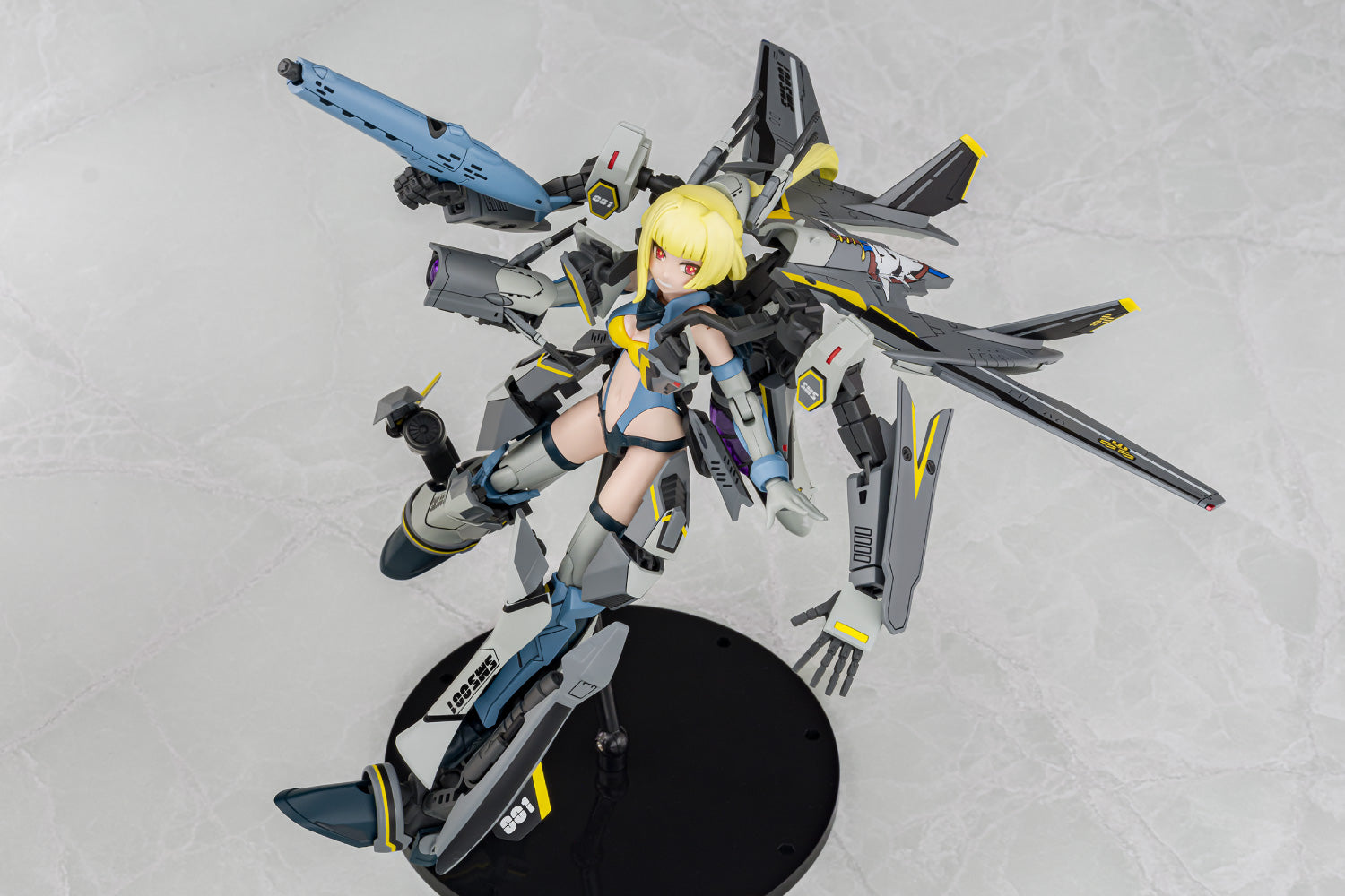 Aoshima V.F.G. Macross Frontier VF-25S Super Messiah Model Kit