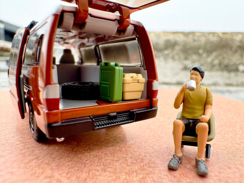 Tomica LV-N310d Mazda Bongo Brawny Van Custom Model Brown w/Roof Carrier&Figure