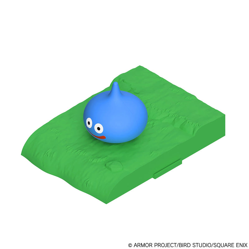 Square Enix Dragon Quest Plastic Model Kit Series Slime with Grassland Base