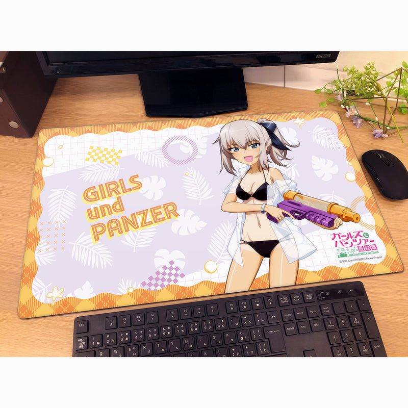 Girls und Panzer das Finale Erika Itsumi Water Gun Tan Ver. Rubber Mat JAPAN