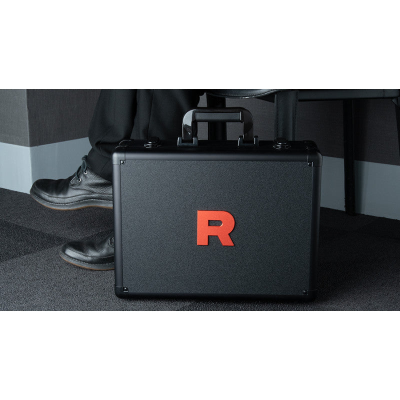 Jeu de cartes Pokémon Scarlet & Violet The Glory of Team Rocket Attache Case Set