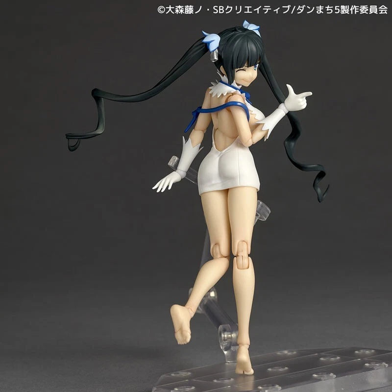 Revoltech Is It Wrong to Try to Pick Up Girls in Dungeon? Hestia Action Figure