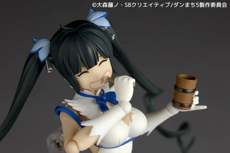 Revoltech Is It Wrong to Try to Pick Up Girls in Dungeon? Hestia Action Figure