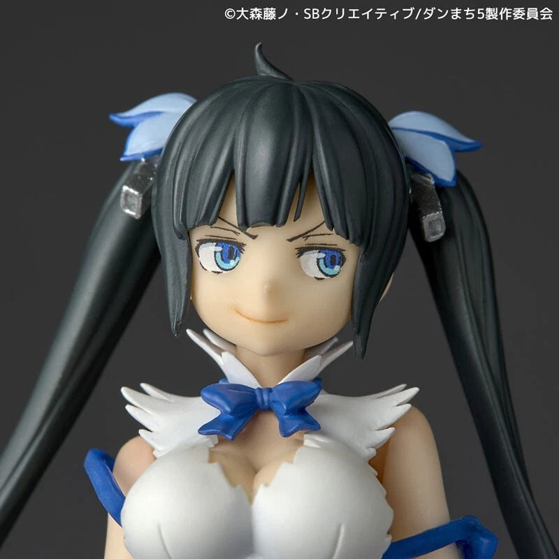 Revoltech Is It Wrong to Try to Pick Up Girls in Dungeon? Hestia Action Figure