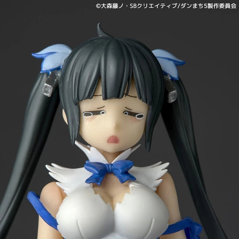 Revoltech Is It Wrong to Try to Pick Up Girls in Dungeon? Hestia Action Figure