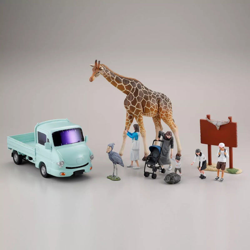 Kaiyodo ARTPLA Tourist and Giraffe Set Unpainted Unassembled Model Kit JAPAN