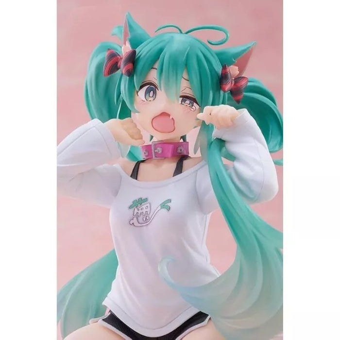 TAITO Desktop Cute Figure Hatsune Miku with Cat ears T shirt ver JAPAN OFFICIAL