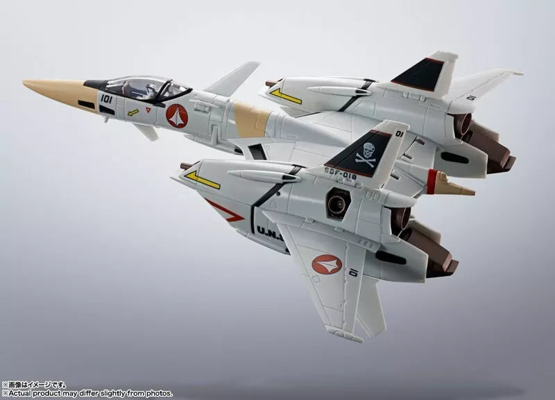 BANDAI La Forteresse Super Dimension Macross Lightning III VF-4 Figurine