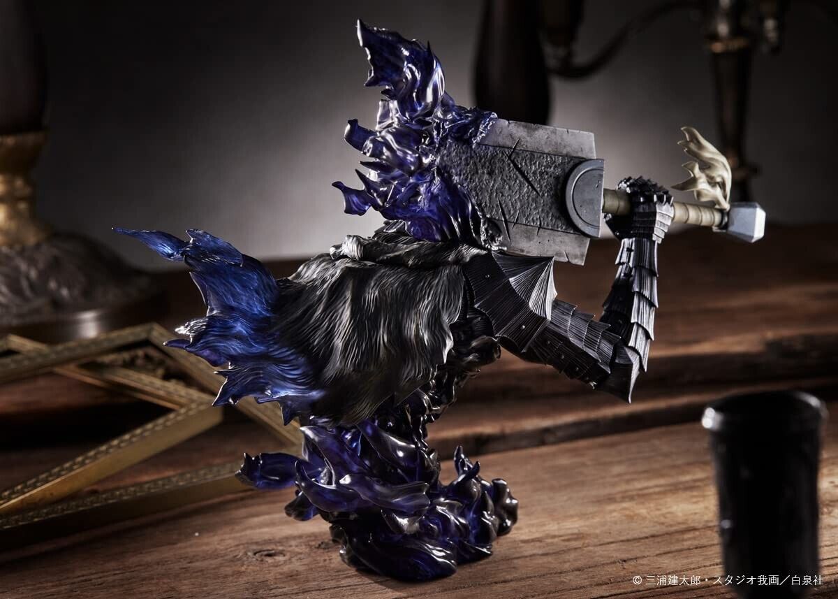 BERSERK 第42巻 特装版 フィギュア付き ベルセルク』42巻 ガッツ（狂戦士の甲冑）胸像フィギュア付き特装版