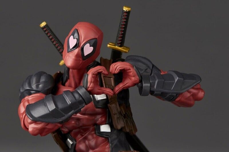 Revoltech デッドプール Ver.2 フィギュア Amazon.com: Kaiyodo Revoltech Amazing Yamaguchi Deadpool Ver. 2.5