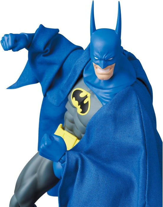 Medicom Toy Mafex No.215 Knight Crusader Batman Acción Figura Oficial de Japón