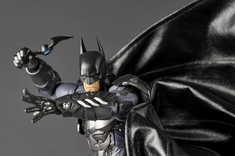 Kaiyodo Revoltech Amazing Yamaguchi Batman Arkham Knight ver Action Figure JAPAN