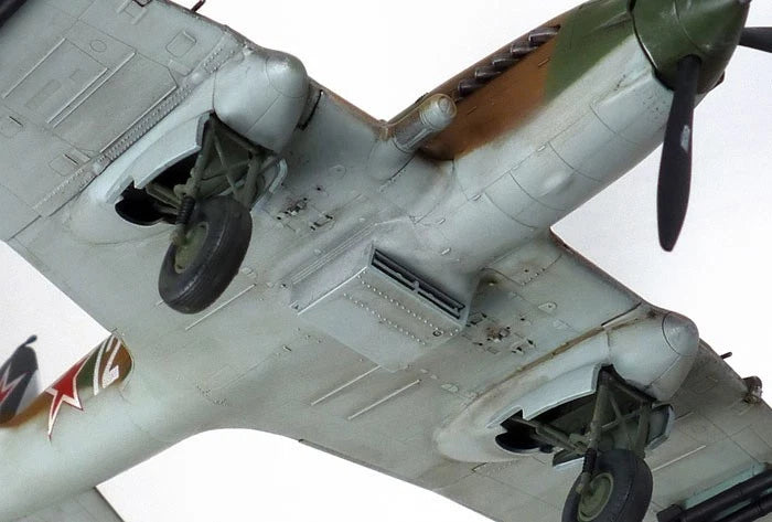 Tamiya Warbird No.81 Soviet Air Force Ilyushin IL-2 Shturmovik 1/72 Model Kit
