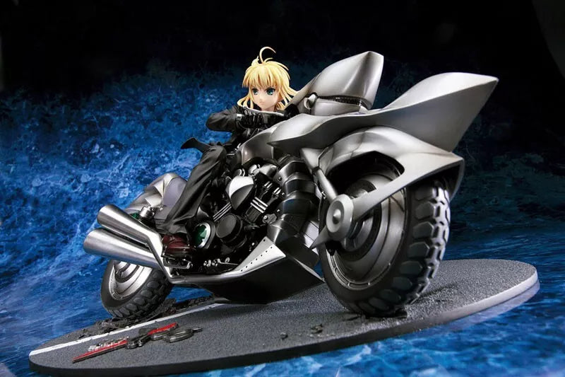 Fate/Zero Sabre e Sabre Motored Cuirassier 1/8 Figure Giappone Funzionario