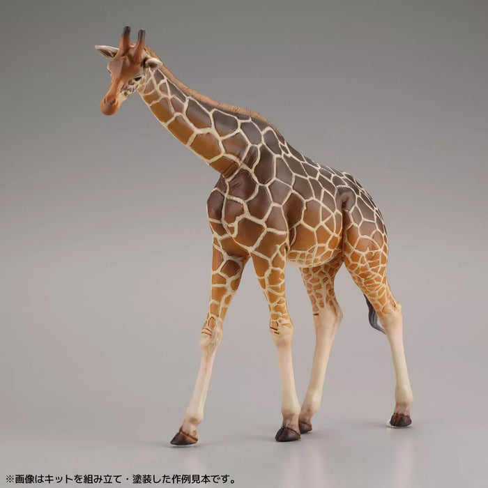 Kaiyodo ARTPLA Tourist and Giraffe Set Unpainted Unassembled Model Kit JAPAN
