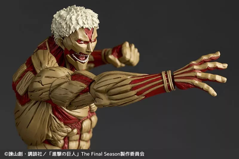 Kaiyodo Revoltech Amazing Yamaguchi Attack on Titan Armored Titan Action Figure