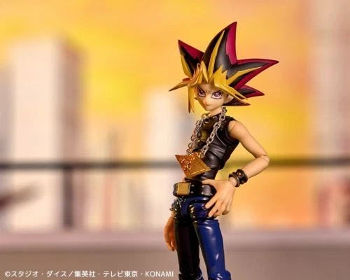 Revoltech Amazing Yamaguchi Yu-Gi-Oh! Duel Monsters Yami Yugi Action Figure