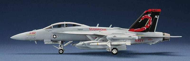 HASEGAWA 1/72 EA-18G Growler (U.S. Navy Carrier - Aircraft ECM)