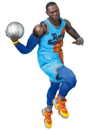 MAFEX No.197 LeBron James SPACE JAM: A NEW LEGACY Ver. Action