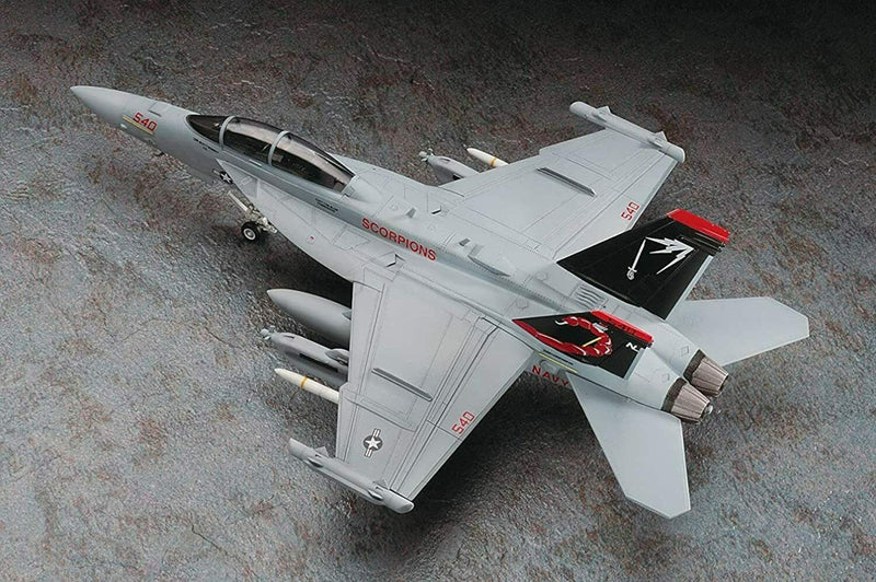 HASEGAWA 1/72 EA-18G Growler (U.S. Navy Carrier - Aircraft ECM)